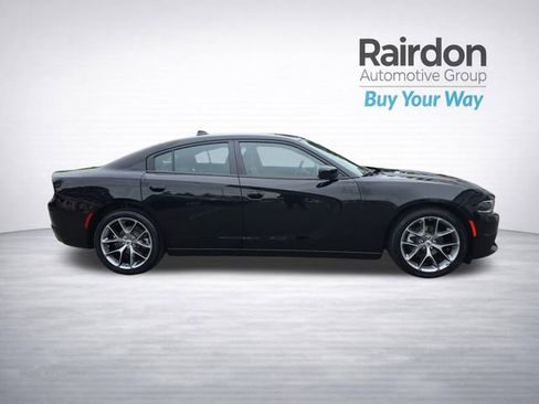 Used 2022 Dodge Charger SXT w/ Plus Group RWD image 8