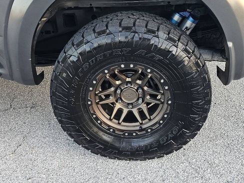 Used 2017 Ford F150 Raptor w/ Equipment Group 802A Luxury AWD/4WD image 7