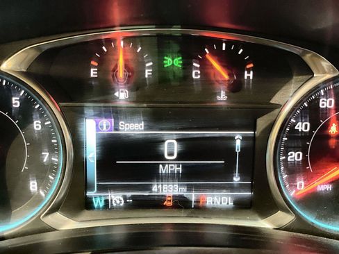 Used 2018 Chevrolet Equinox LT w/ Sun & Infotainment Package image 12