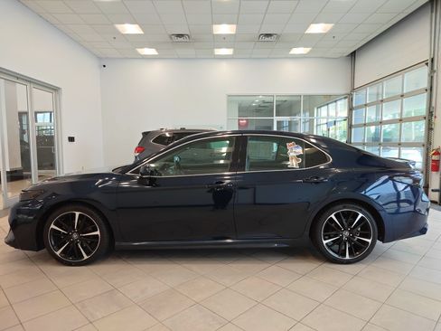 Used 2018 Toyota Camry XSE FWD image 6