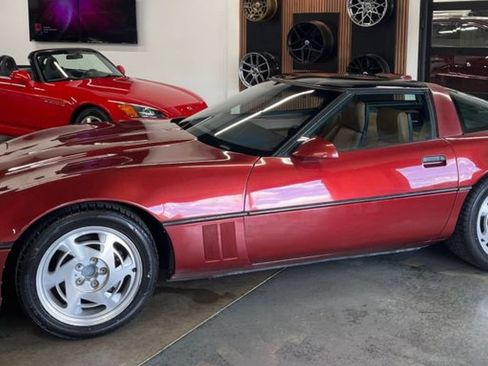 Used 1988 Chevrolet Corvette Coupe RWD image 1