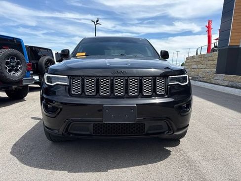 Used 2022 Jeep Grand Cherokee Laredo X AWD/4WD image 9