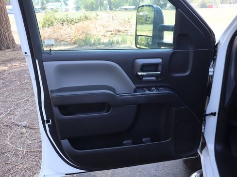 Used 2016 Chevrolet Silverado 2500 W/T AWD/4WD image 23