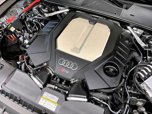 Certified 2025 Audi RS 7 Performance w/ Black Optic Package image 30