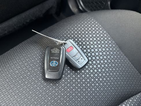 Used 2021 Toyota Prius LE w/ Carpet Mat Package (TMS) FWD image 57