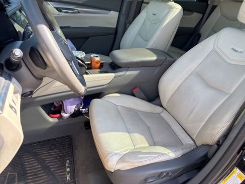Used 2018 Cadillac XT5 Luxury w/ Driver Awareness Package FWD image 9