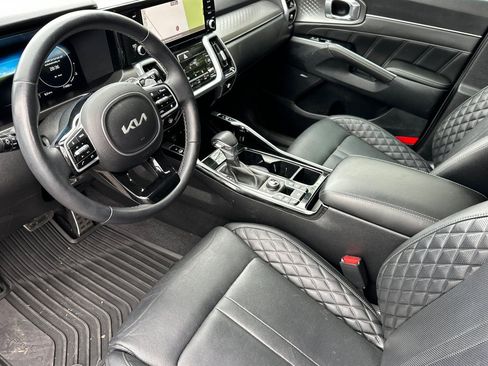 Certified 2023 Kia Sorento SX AWD/4WD image 10