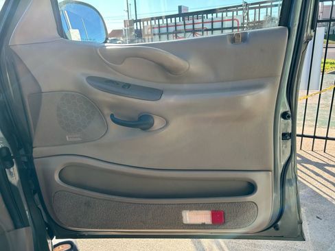 Used 1999 Ford Expedition XLT image 15