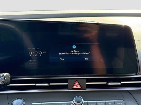 Certified 2025 Hyundai Elantra SEL image 14