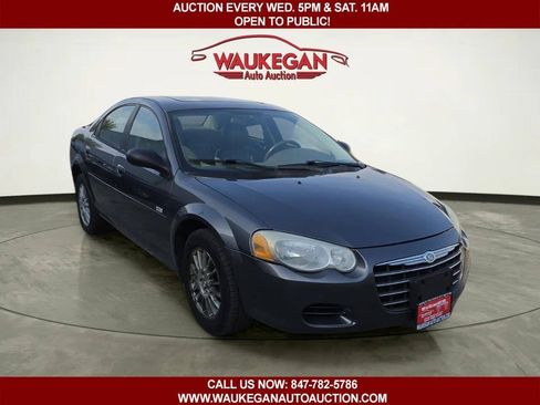 Used 2005 Chrysler Sebring Touring FWD image 3