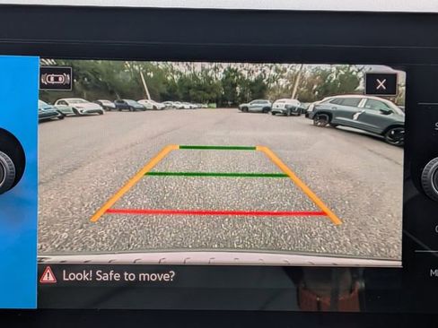 New 2026 Volkswagen Taos SE image 22