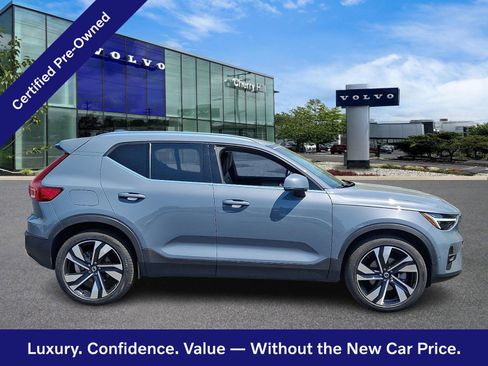 Certified 2023 Volvo XC40 B5 Ultimate w/ Protection Package Premier AWD/4WD image 8