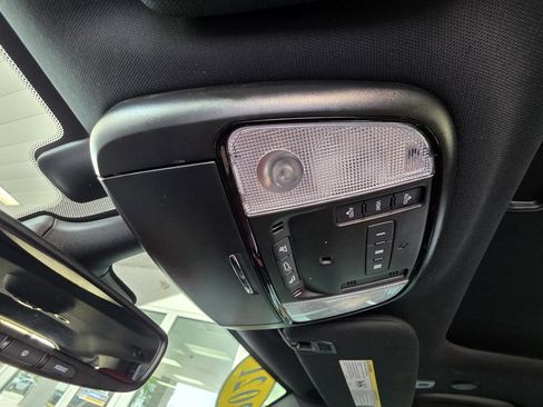 Used 2021 Dodge Durango SRT Hellcat w/ Technology Group AWD/4WD image 41