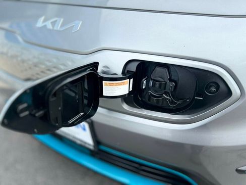 Used 2022 Kia Niro EX w/ Cold Weather Package image 34