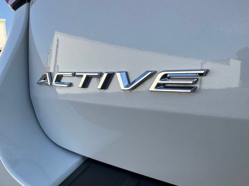 Used 2025 Ford Explorer Active w/ Active Comfort Package RWD image 18