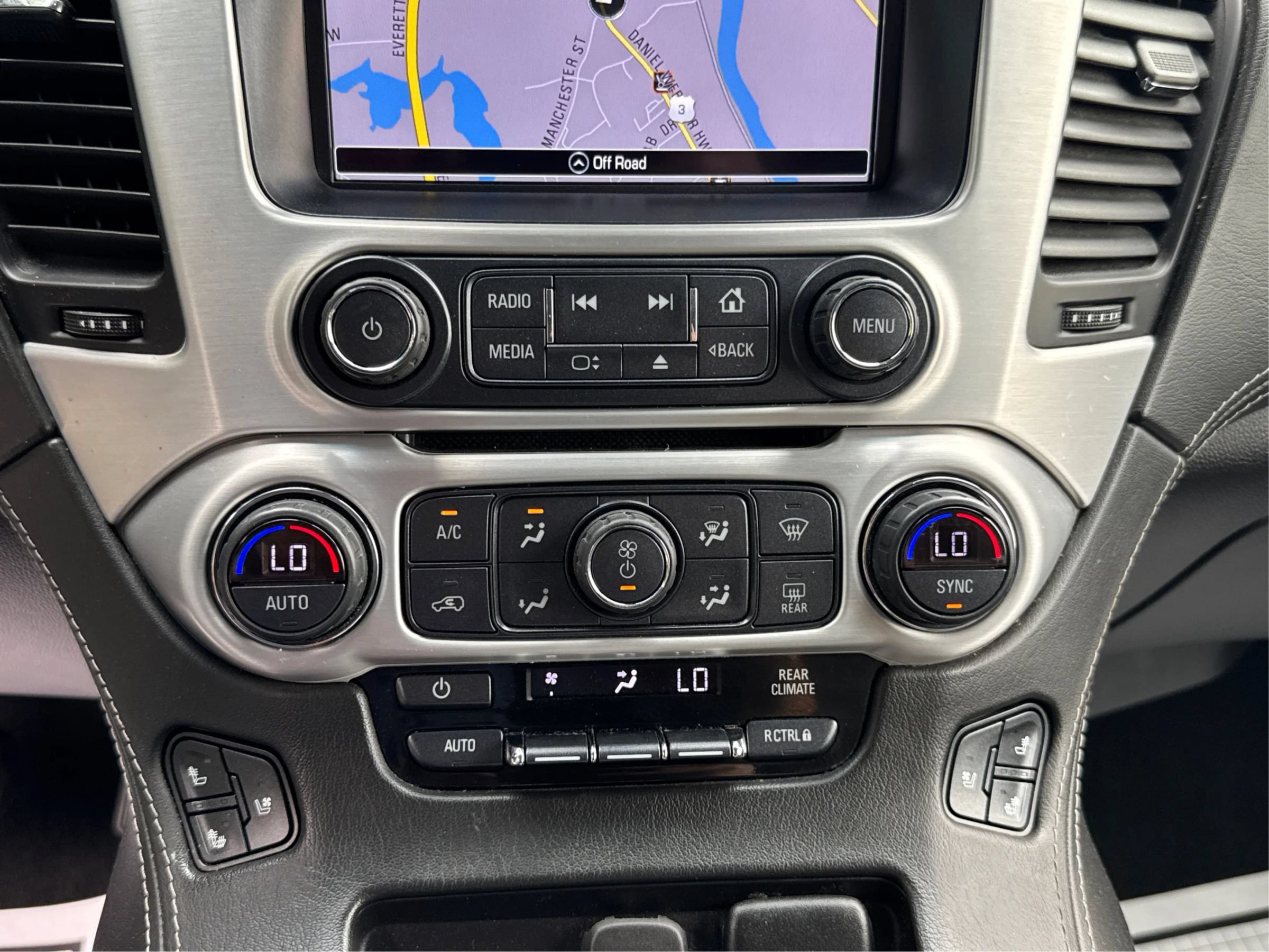 Used 2018 GMC Yukon XL SLT AWD/4WD image 29