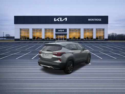 Used 2023 Kia Seltos LX AWD/4WD image 6