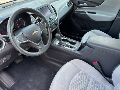 Used 2020 Chevrolet Equinox LS FWD image 4