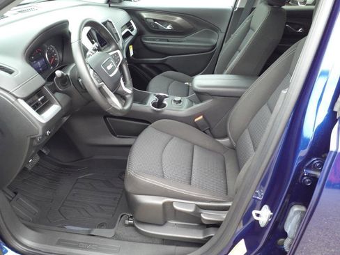 Used 2023 GMC Terrain SLE w/ LPO, Floor Liner Package FWD image 5