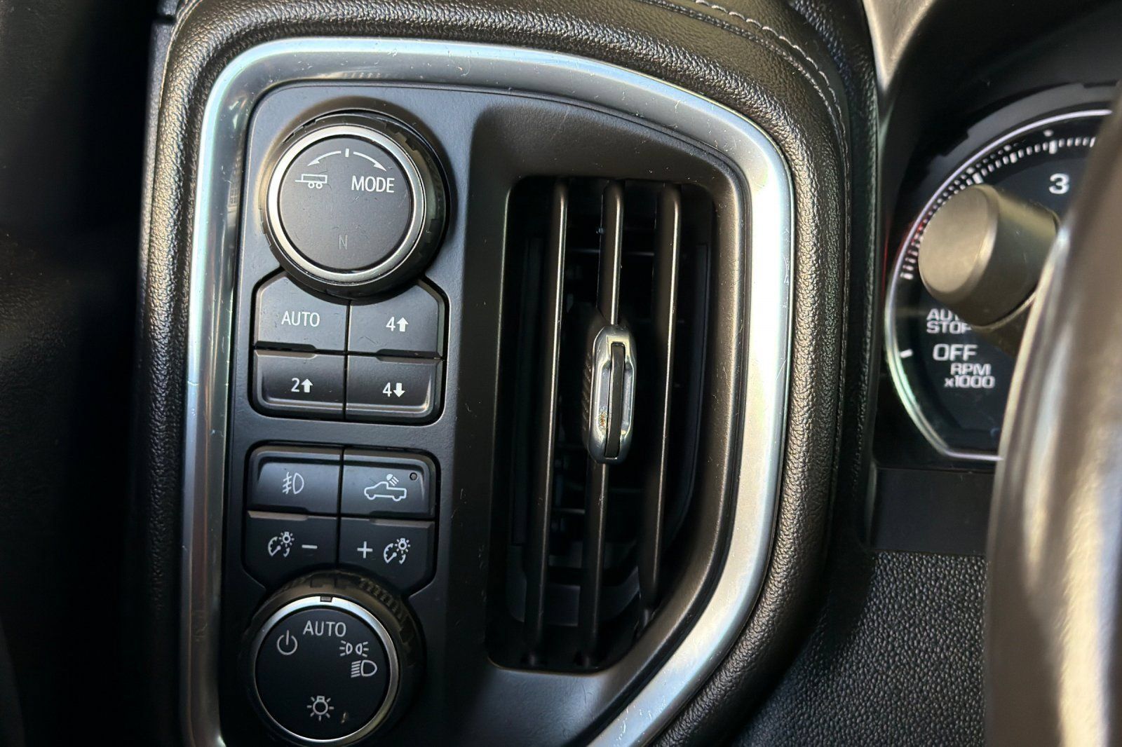 Used 2021 Chevrolet Silverado 1500 RST AWD/4WD image 29