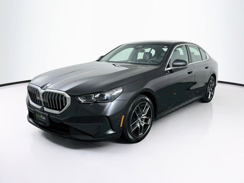 Used 2026 BMW 530i w/ Premium Package RWD image 3