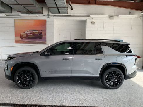 New 2026 Chevrolet Traverse RS w/ LPO, Floor Liner Package FWD image 5