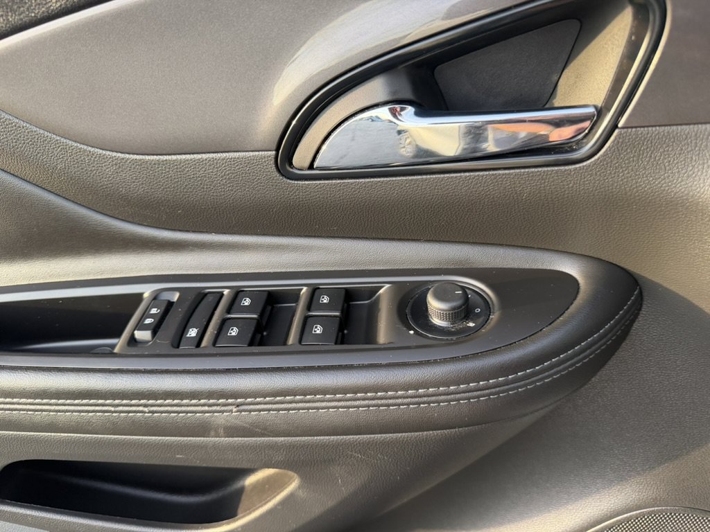 Certified 2022 Buick Encore Preferred AWD/4WD image 29