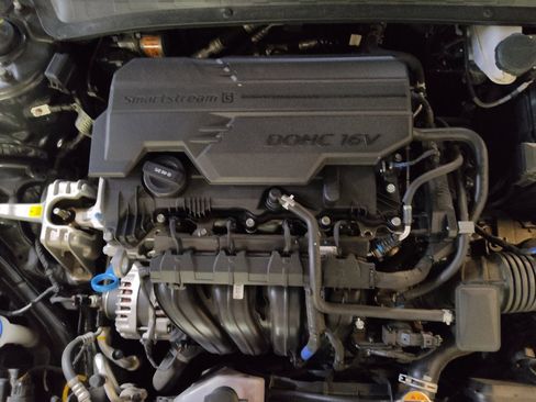 Used 2025 Hyundai Elantra SEL FWD image 30