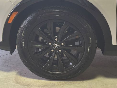 Used 2025 Buick Envista Sport Touring image 32