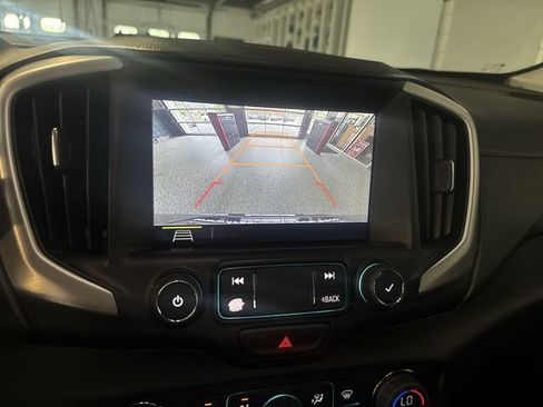 Certified 2021 GMC Terrain SLT w/ LPO, Dark Accent Package AWD/4WD image 15