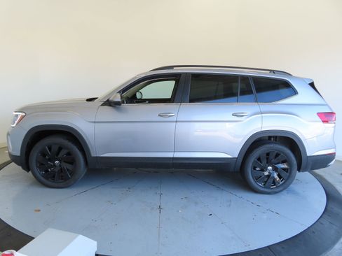 New 2026 Volkswagen Atlas SE image 8