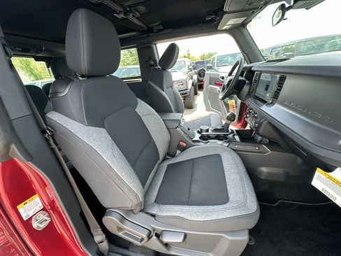 New 2025 Ford Bronco 2-Door w/ Sasquatch Package AWD/4WD image 33