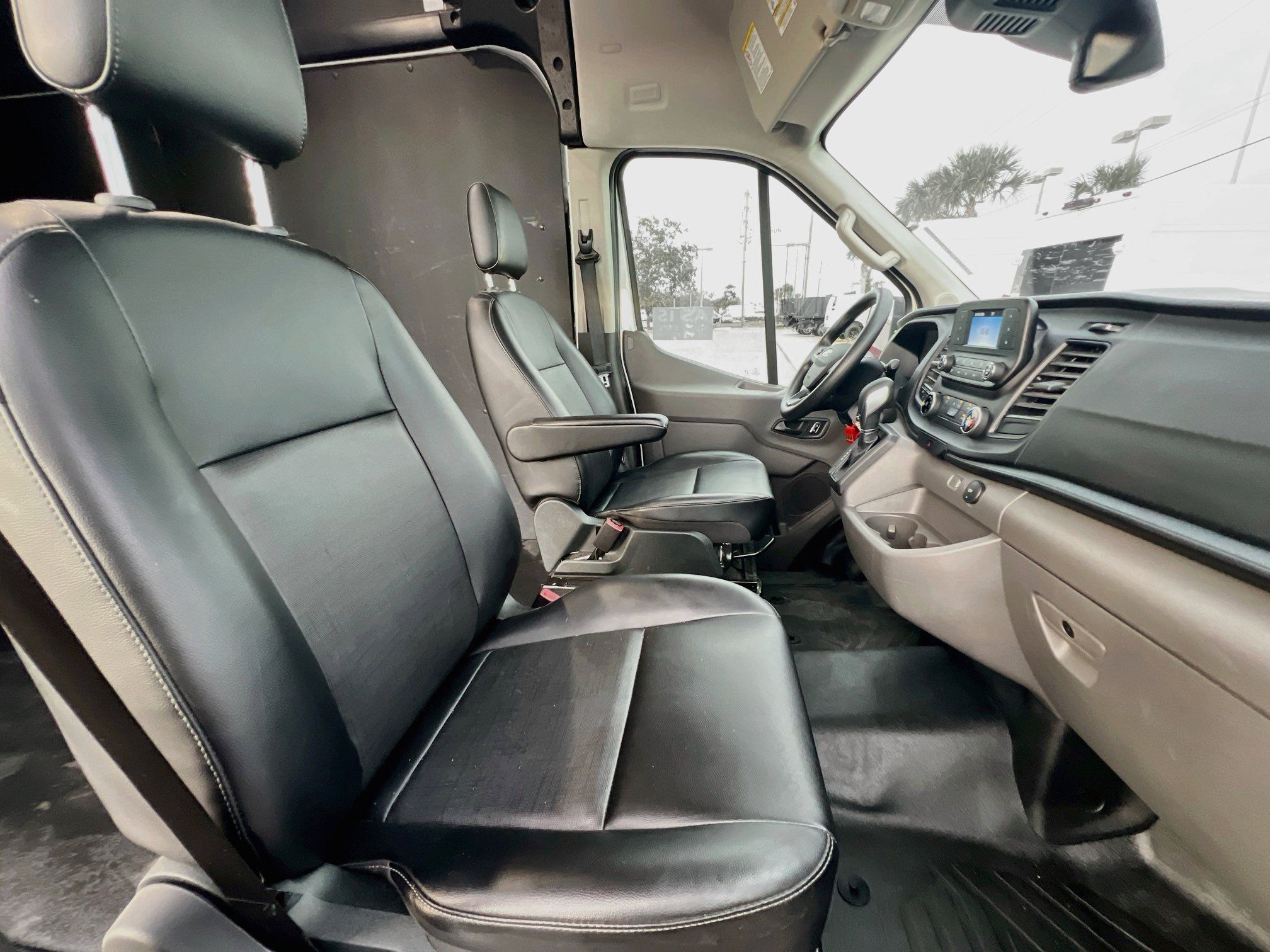 Used 2025 Ford Transit 250 148 High Roof Extended w/ Load Area Protection Package RWD image 27