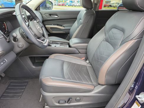 Certified 2022 Nissan Pathfinder Platinum w/ Cargo Package image 14