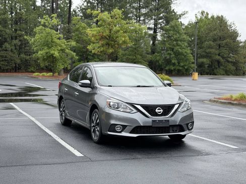 Used 2019 Nissan Sentra SR FWD image 1