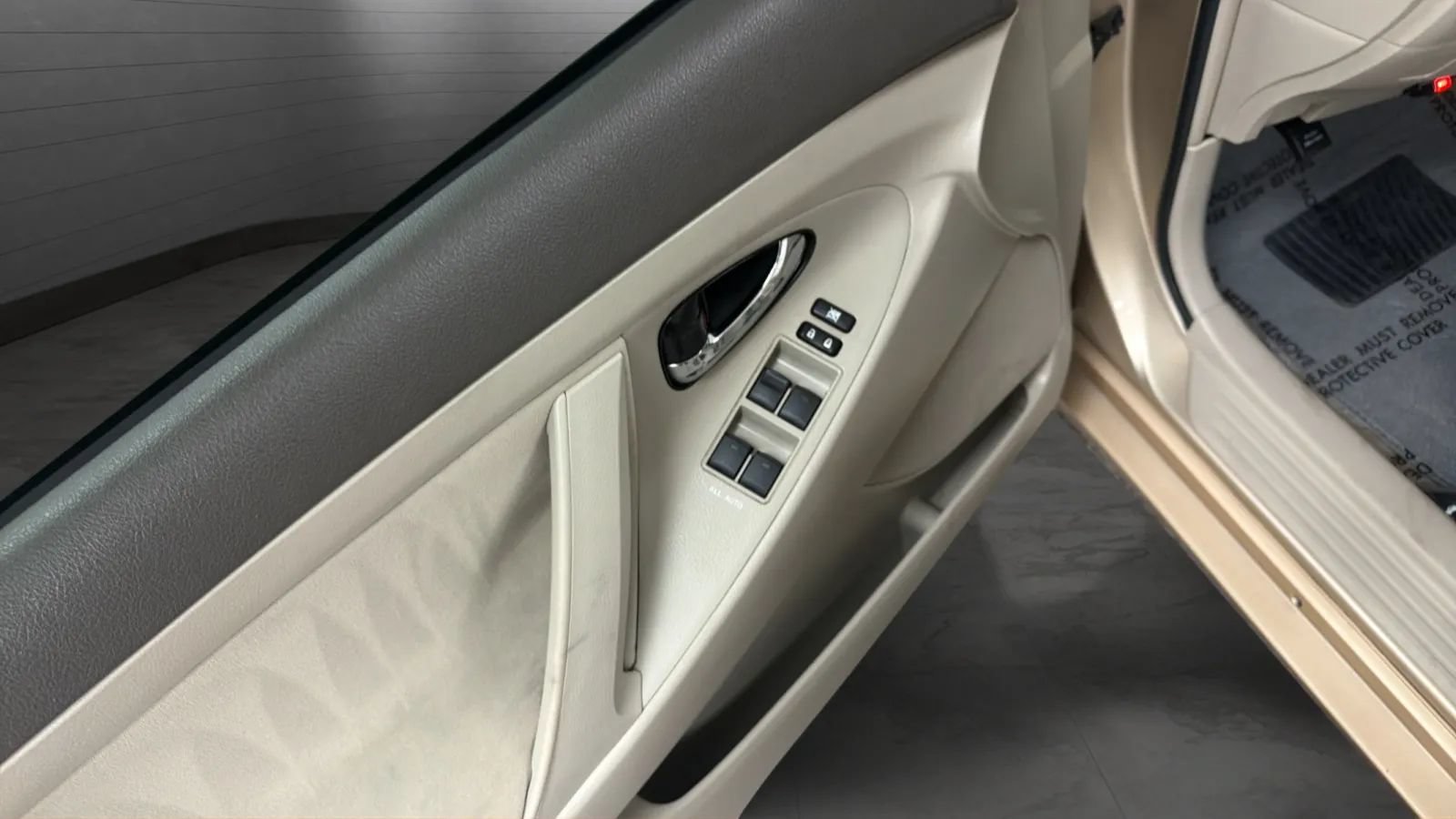 Used 2011 Toyota Camry FWD image 24