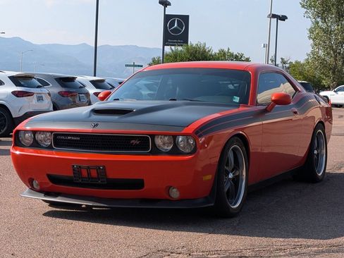 Used 2009 Dodge Challenger R/T RWD image 3