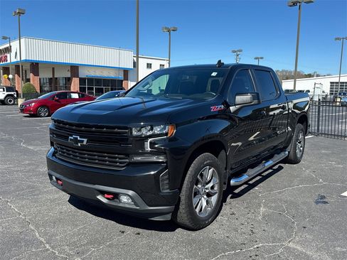 Used 2021 Chevrolet Silverado 1500 RST image 2