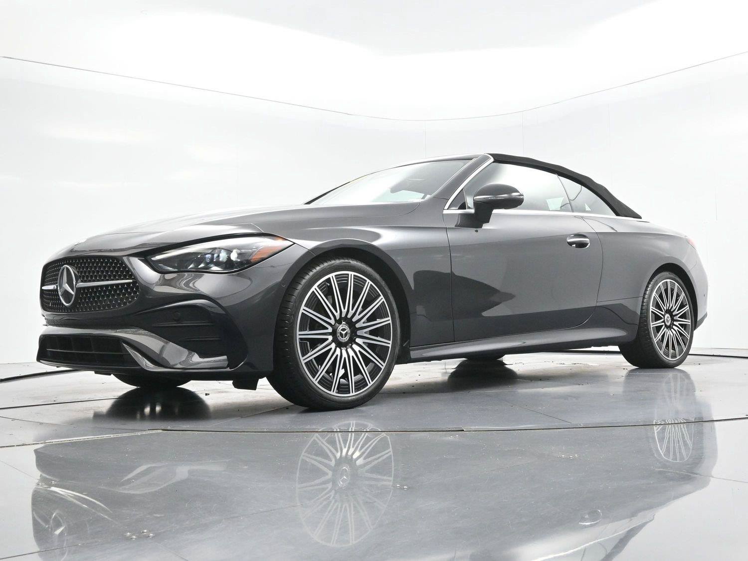 Used 2026 Mercedes-Benz CLE 300 4MATIC Cabriolet image 40