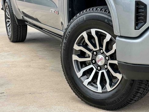 Used 2023 GMC Sierra 1500 AT4 w/ Technology Package AWD/4WD image 9