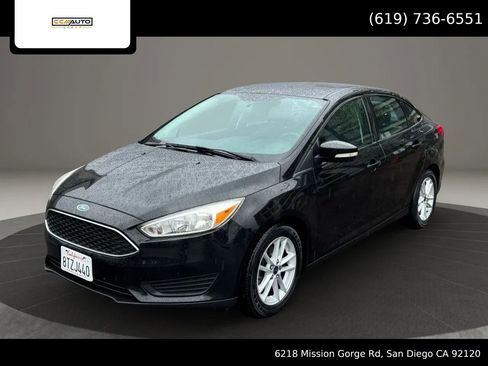 Used 2017 Ford Focus SE image 1