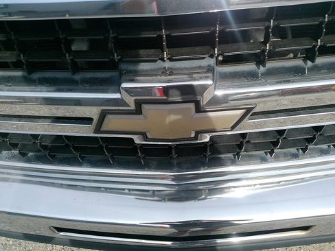 Used 2010 Chevrolet Silverado 2500 LT AWD/4WD image 32