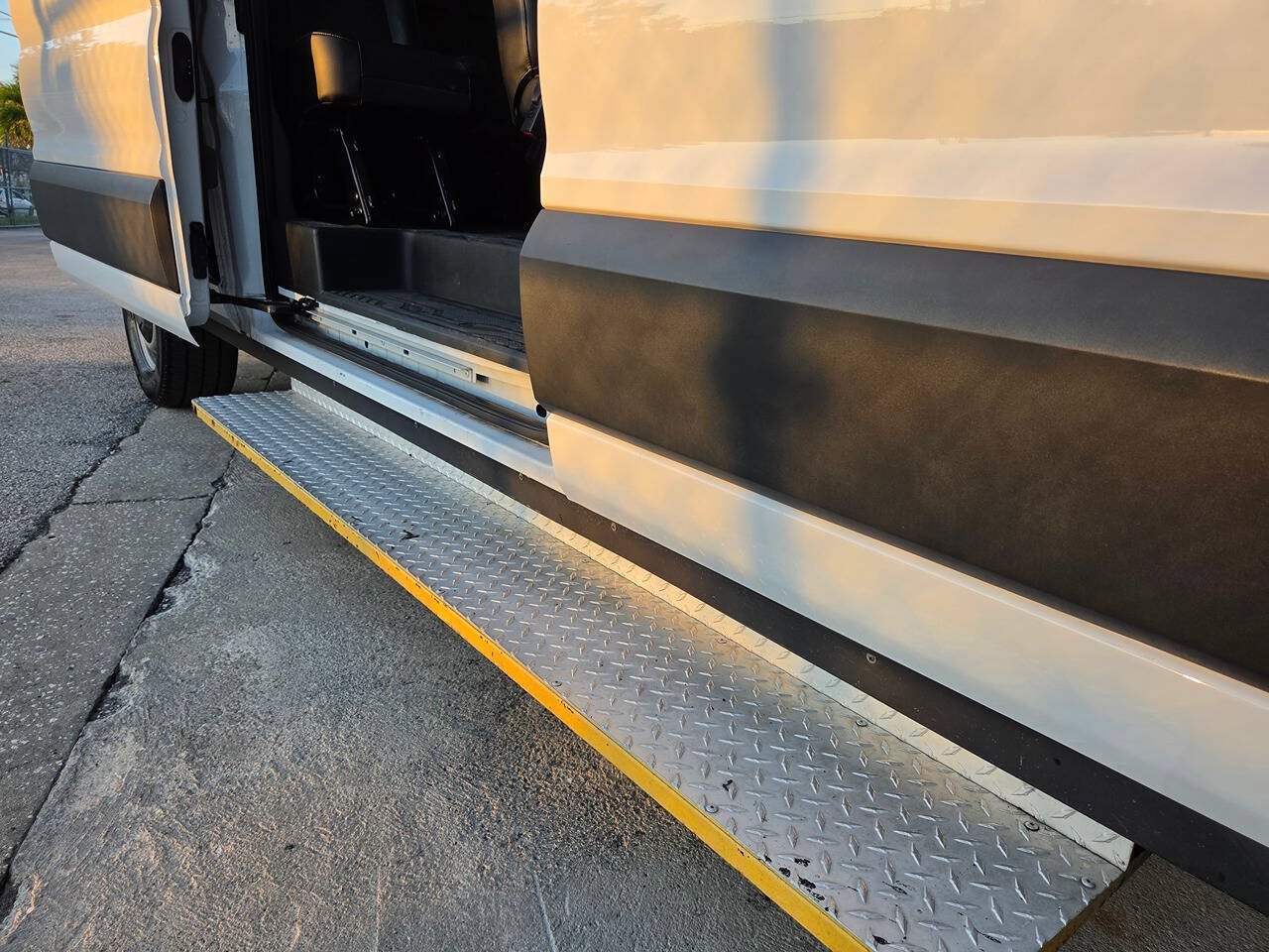 Used 2024 Ford Transit 350 XL RWD image 18