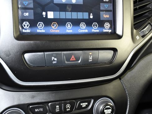 Used 2021 Jeep Cherokee Latitude Lux 80th Anniv w/ Quick Order Package 26U 80TH AWD/4WD image 30