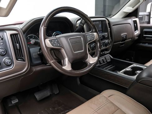 Used 2018 GMC Sierra 2500 Denali w/ Duramax Plus Package AWD/4WD image 2