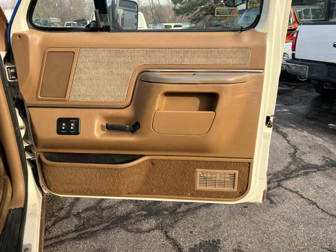 Used 1990 Ford Bronco 2dr Wagon image 16