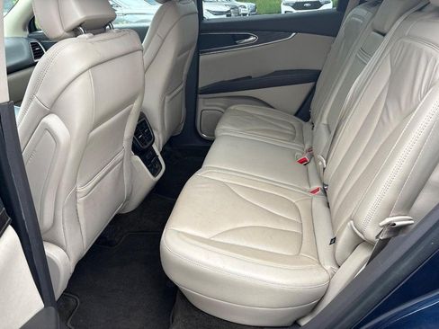 Used 2017 Lincoln MKX Select w/ Select Plus Package FWD image 6