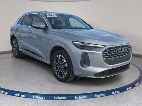 Certified 2025 Audi Q5 Premium w/ Premium Plus AWD/4WD image 3