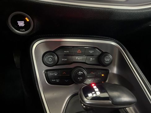 Used 2021 Dodge Challenger SXT w/ Driver Convenience Group RWD image 56