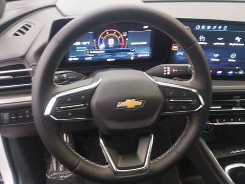 Used 2026 Chevrolet Traverse LT image 16